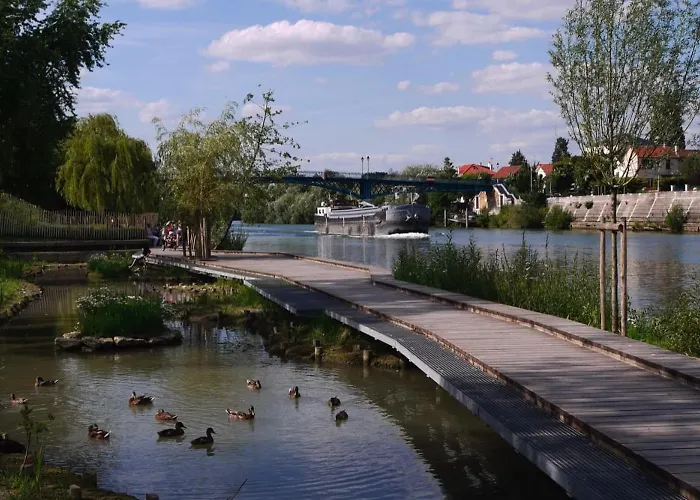 Daire Au Bord De La Marne *