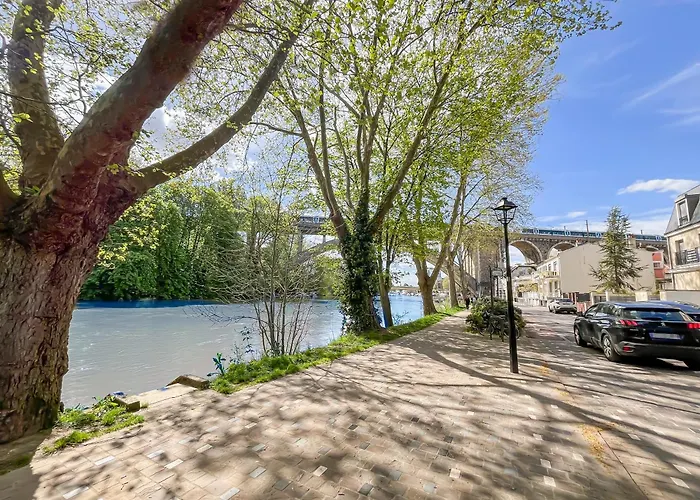 Au Bord De La Marne Daire *